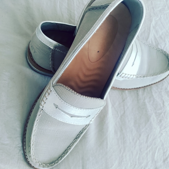 Sperry light grey and silver loafers size 7. Pre owned - Picture 2 of 6